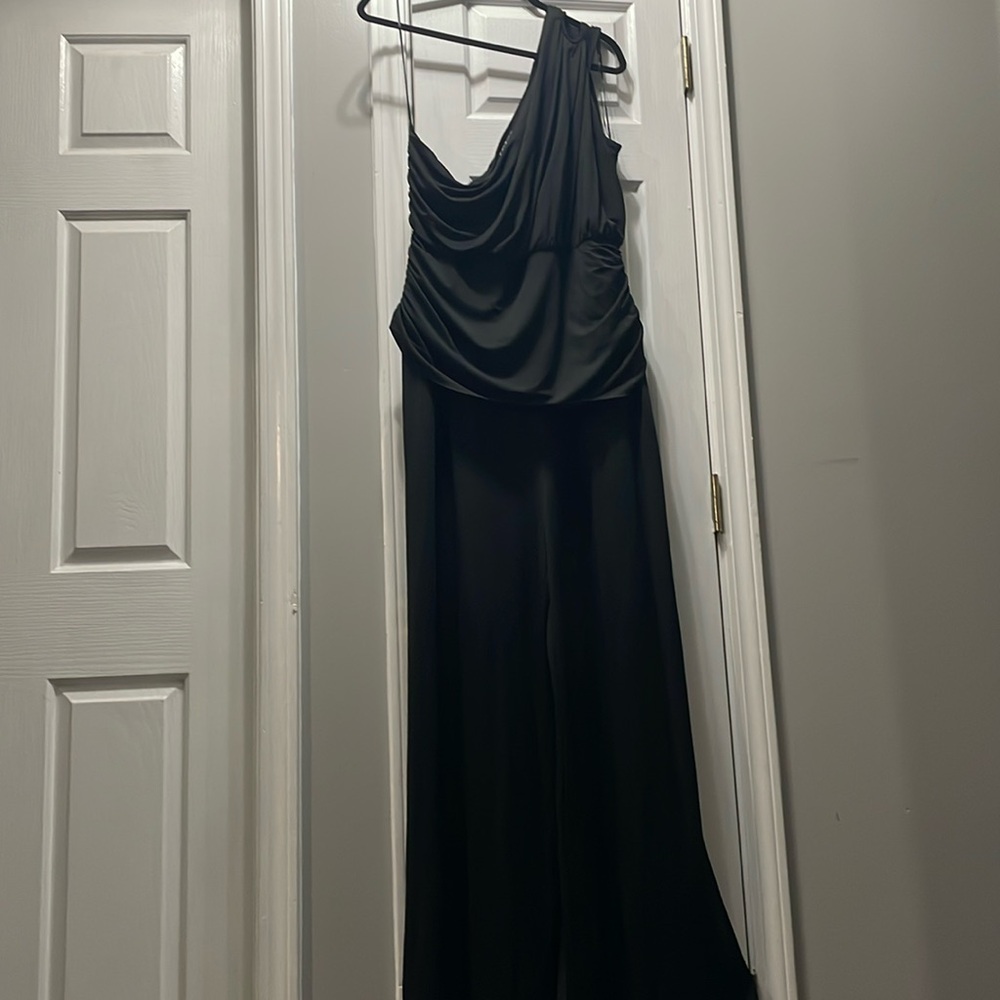 Beautiful one shoulder wide leg jumpsuit.